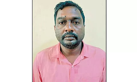 போலீஸ் என கூறி காதல் ஜோடியிடம் கைவரிசை காட்டியவர் கைது