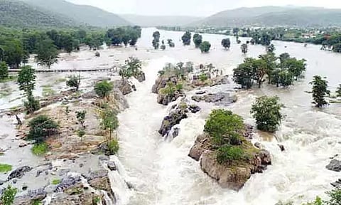 ஒகேனக்கலுக்கு நீர்வரத்து 16 ஆயிரம் கனஅடியாக சரிவு