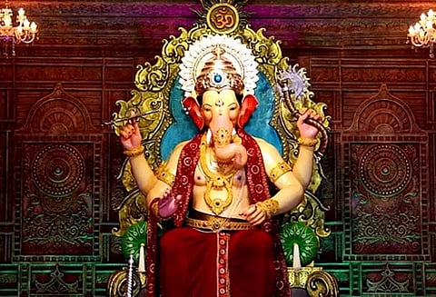 சாலைகளில் 183 குழிகள் தோண்டியதாக லால்பாக் ராஜா கணபதி மண்டலுக்கு ரூ.3.66 லட்சம் அபராதம்