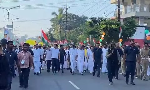 கேரளாவில் 15-வது நாள் நடைபயணத்தை தொடங்கினார் ராகுல்காந்தி...!