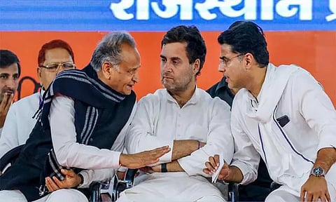 அசோக் கெலாட் காங்கிரஸ் தலைவரானால் முதல்-மந்திரி பதவி யாருக்கு? 10 விசயங்கள்...