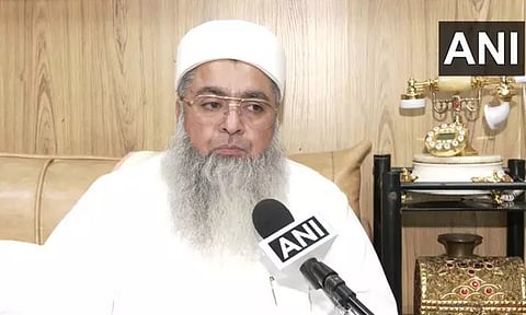 மோகன் பகவத்தை 'தேசத் தந்தை' என புகழ்ந்த இஸ்லாமிய அமைப்பு