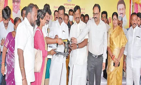 சொக்கநல்லூர், ஆண்டார்குப்பம் ஊராட்சிகளில் மக்கள் தொடர்பு திட்ட முகாம்