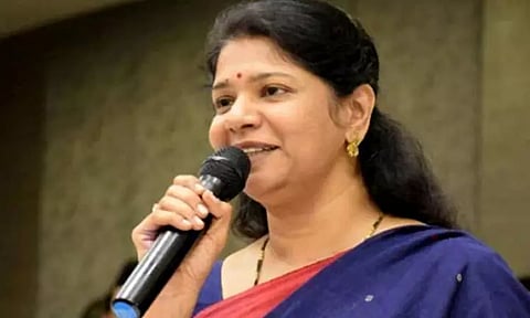 'மாணவர்கள் அரசியல் பேச வேண்டும்' கல்லூரி விழாவில் கனிமொழி எம்.பி. பேச்சு