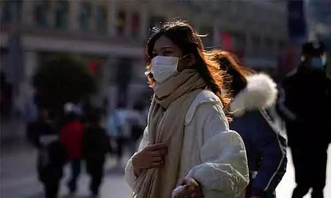 சீனாவில் புதிதாக 901 பேருக்கு கொரோனா பாதிப்பு உறுதி