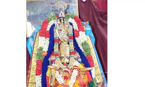பெருமாள் கோவில்களில் பக்தர்கள் கூட்டம் அலைமோதியது