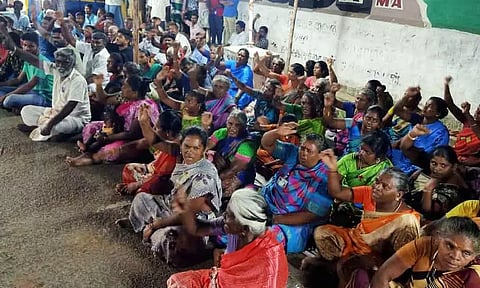 குறவர் இன மக்கள் தொடர் முழக்க போராட்டம்