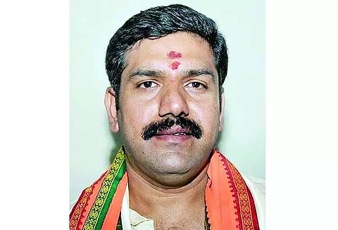 எடியூரப்பாவை அரசியலில் இருந்து ஒழிக்க சதி; விஜயேந்திரா பரபரப்பு குற்றச்சாட்டு