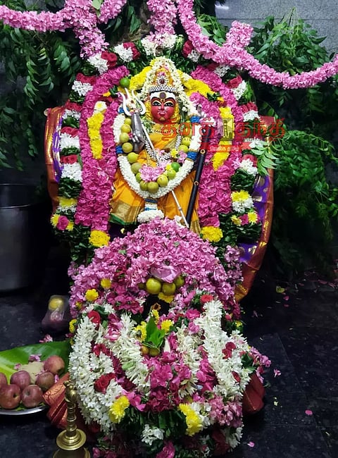 மகாளய அமாவாசையையொட்டி அம்மன் கோவில்களில் சிறப்பு பூஜை