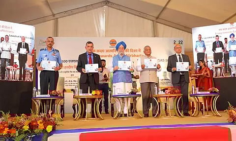 உள்நாட்டில் உற்பத்தி செய்யப்பட்ட விமானங்களுக்கான சிறப்பு எரிபொருள் "ஏவிஜிஏஎஸ் 100 எல்எல்" இன்று அறிமுகம்!