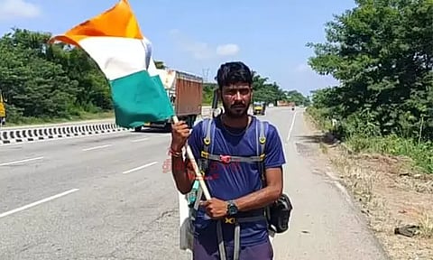 பெண்களின் பாதுகாப்பை வலியுறுத்தி காஷ்மீர் முதல் கன்னியாகுமரி வரை நடைபயணம் - வாலிபருக்கு ஓசூரில் வரவேற்பு