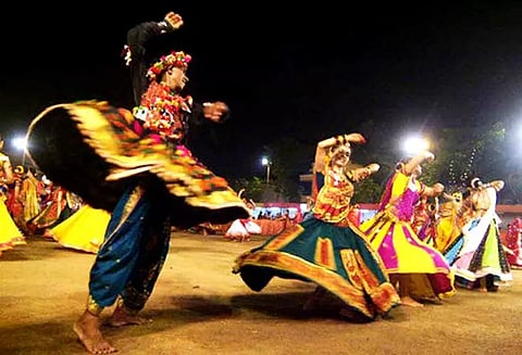 விதர்பாவில் கர்பா அரங்குகளில் இந்துக்கள் அல்லாதவர்கள் நுழைய தடை விதிக்க வேண்டும்- விசுவ இந்து பரிஷத் கோரிக்கை