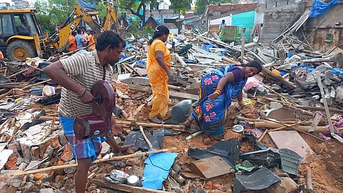 22 ஆக்கிரமிப்பு குடிசைகள் இடித்து அகற்றம்