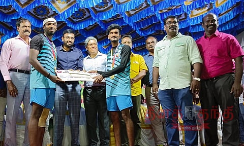மாநில அளவிலான பீச் வாலிபால் போட்டியில் நாகை அணி வெற்றி