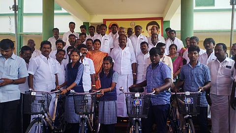 754 மாணவர்களுக்கு விலையில்லா சைக்கிள்கள்