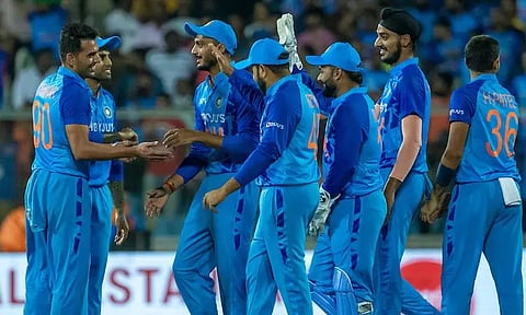 அனல் பறந்த இந்திய அணியின் பந்துவீச்சு: 106 ரன்கள் மட்டுமே சேர்த்த தென் ஆப்பிரிக்க அணி..!!