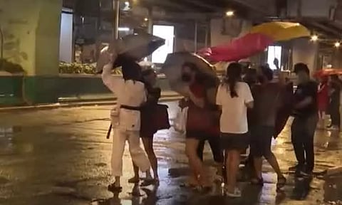 பிலிப்பைன்ஸ் நாட்டைத் தாக்கிய சூப்பர் சூறாவளி நோரு வலுவிழந்தது