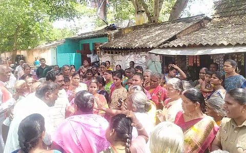 ஊராட்சி மன்ற அலுவலகத்தை முற்றுகையிட்ட பெண்கள்