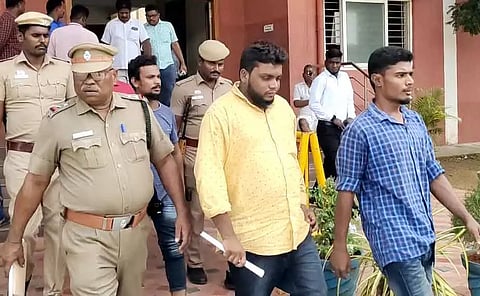 திண்டுக்கல் கோர்ட்டில் 3 பேர் சரண்