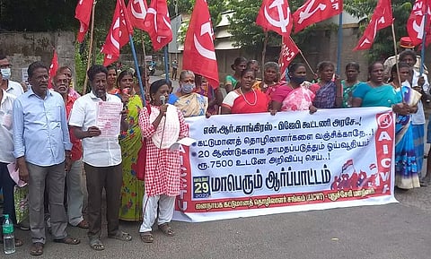 கட்டுமான தொழிலாளர்கள் ஆர்ப்பாட்டம்