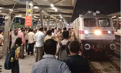 பெங்களூரு சிட்டி உள்பட 5 ரெயில் நிலையங்களில் நடைமேடை டிக்கெட் கட்டணம் ரூ.20 ஆக உயர்வு