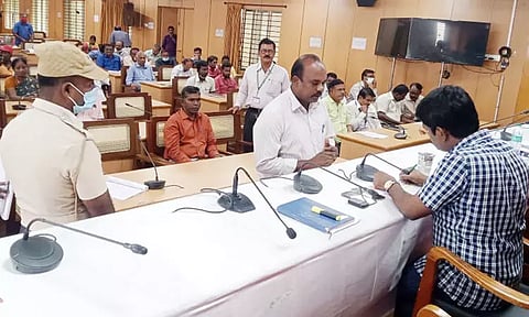 முன்னாள் படைவீரர்கள் அரசு நலத்திட்டங்களை பெற்று பயனடைய வேண்டும்