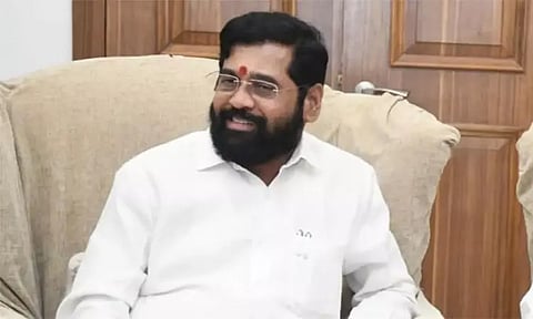 ஒரே நாளில் 44 ஐ.ஏ.எஸ். அதிகாரிகள் பணியிடமாற்றம் ஷிண்டே அரசு நடவடிக்கை