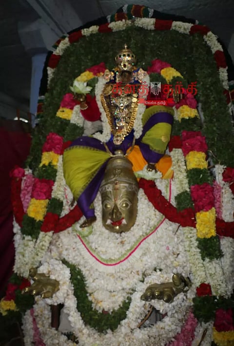 புரட்டாசி சனிக்கிழமையையொட்டி பெருமாள் கோவில்களில் சிறப்பு வழிபாடு