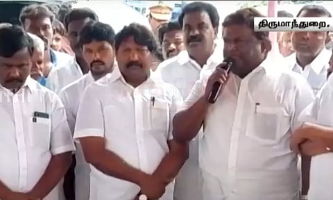 திருமாந்துறை சுங்கச்சாவடி ஊழியர்கள் போராட்டம்: அமைச்சர் சிவசங்கர் பங்கேற்று ஆதரவு