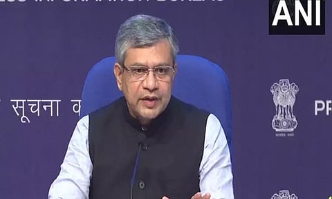 நாடு முழுவதும் 200 ரெயில் நிலையங்கள் உலகத்தரம் வாய்ந்த நவீன வசதிகளுடன் மேம்படுத்தப்படும் - மத்திய மந்திரி