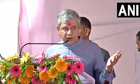 உலக தரத்திலான நவீன வசதிகளுடன் 200 ரெயில் நிலையங்களை புனரமைக்க முடிவு; மத்திய ரெயில்வே மந்திரி