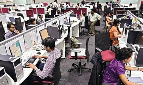 இந்தியாவில் 2025-க்குள் 22 லட்சம் ஐடி ஊழியர்கள் வேலையை விட்டு வெளியேற வாய்ப்பு- ஆய்வில் தகவல்..!!