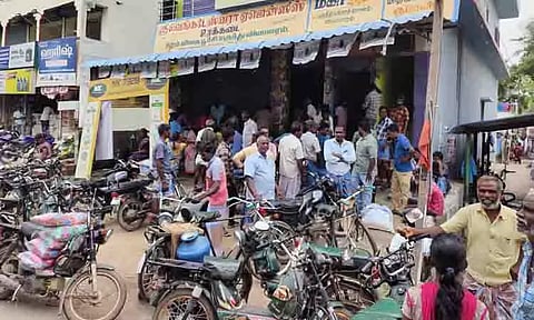 அரியலூரில் கூடுதல் விலைக்கு உரம் விற்பனை-விவசாயிகள் குற்றச்சாட்டு