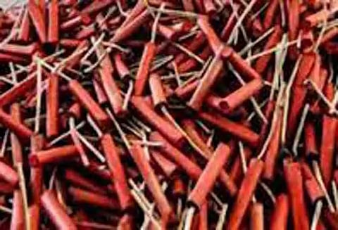 ரூ.70 ஆயிரம் பட்டாசுகள் பறிமுதல்