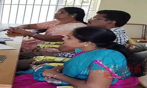 சென்னிமலை பேரூராட்சியில் மழை நீர் வடிகால் அமைக்கும் பணியில் பொதுமக்கள் இடையே கருத்து வேறுபாடு; தாசில்தார் தலைமையில் அமைதி பேச்சுவார்த்தை