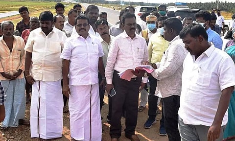 நான்கு வழிச்சாலை பணிகள் தீவிரம்