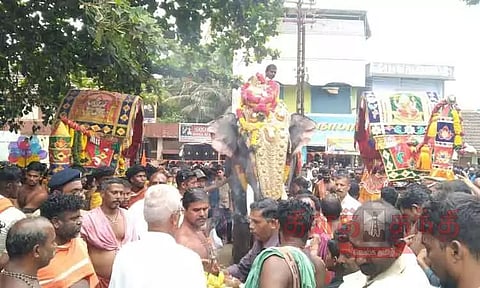 நவராத்திரி விழாவுக்கு சென்று திரும்பிய சாமி சிலைகள் பத்மநாபபுரம் அரண்மனையை வந்தடைந்தது