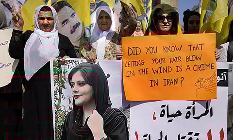 ஈரான்: ஹிஜாப் எதிர்ப்பு போராட்டம் - 19 குழந்தைகள் உள்பட 185 பேர் பலி