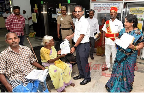 பயனாளிகளுக்கு நலத்திட்ட உதவிகள்