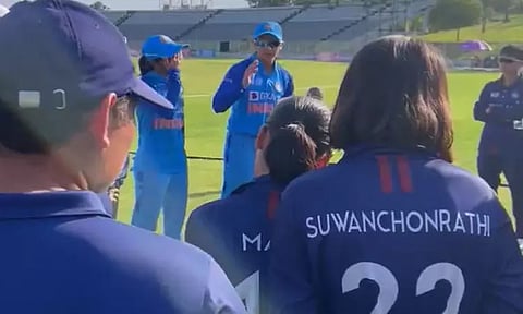 எதிரணி வீராங்கனைகளுடன் பேட்டிங் அனுபவத்தை பகிர்ந்து கொண்ட ஸ்மிரிதி மந்தனா- வீடியோ