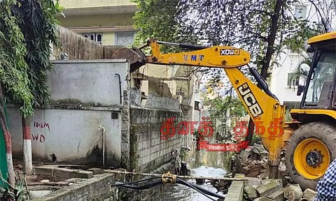 பெங்களூருவில் ராஜகால்வாய் ஆக்கிரமிப்பு அகற்றும் பணி மீண்டும் தொடக்கம்