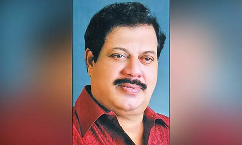 பிரபல நடிகர் மரணம்