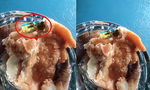 ரெயிலில் கொடுத்த சமோசாவில் கிடந்த பொருள் - அதிர்ந்த ரெயில் பயணி