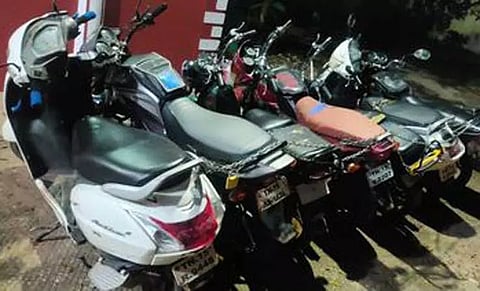 தியாகதுருகம் அருகே பணம் வைத்து சூதாட்டம்; 7 வாகனங்கள் பறிமுதல்