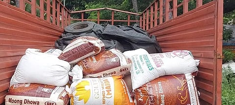 லாரியில் கடத்திய 3 டன் ரேஷன் அரிசி பறிமுதல்