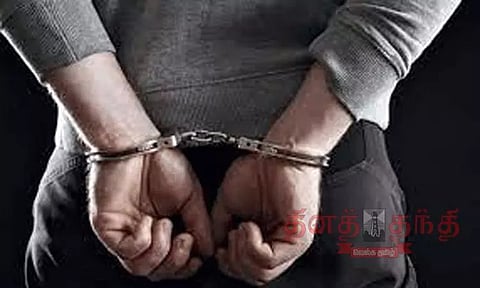 மணல் கடத்திய வாலிபர் கைது
