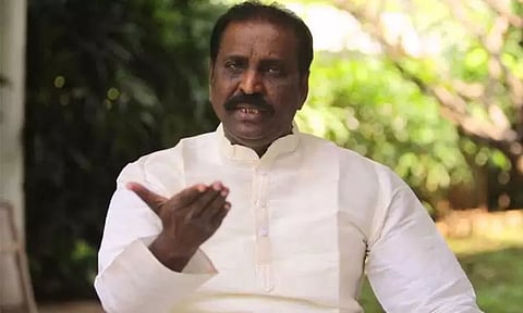 தமிழ்நாட்டைத் தமிழர்கள் ஆளும்பொழுதே இந்தியைத் திணிப்பது என்ன நியாயம்? - கவிஞர் வைரமுத்து