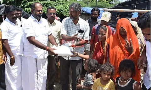 வடமாநில தொழிலாளர்களுக்கு நிவாரண உதவிகள் வழங்க வேண்டும் - முன்னாள் அமைச்சர் ஆர்.பி. உதயகுமார்