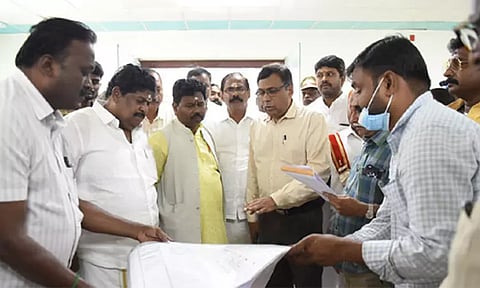 மத்திய அரசின் திட்டங்களை மாநில அரசின் திட்டங்களாக தமிழ்நாடு அரசு காட்டிக் கொள்கிறது - மத்திய மந்திரி குற்றச்சாட்டு