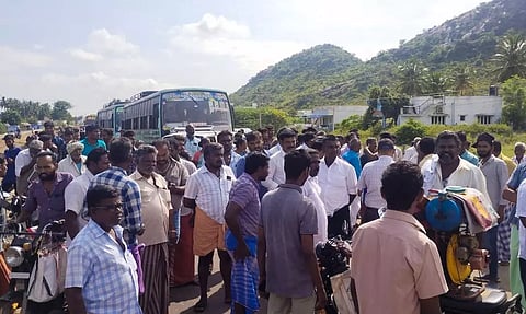 சுரங்கப்பாதையில் தேங்கி நிற்கும் தண்ணீர்